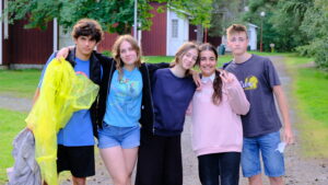 nuoria rivissä
