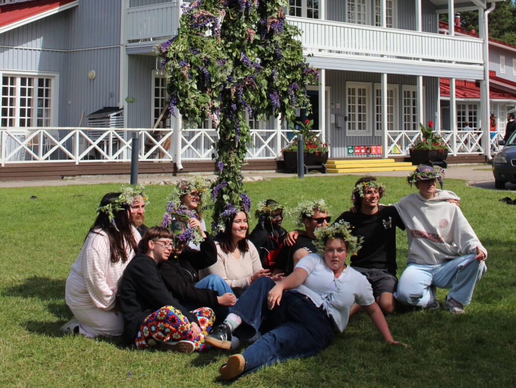 midsummer pole