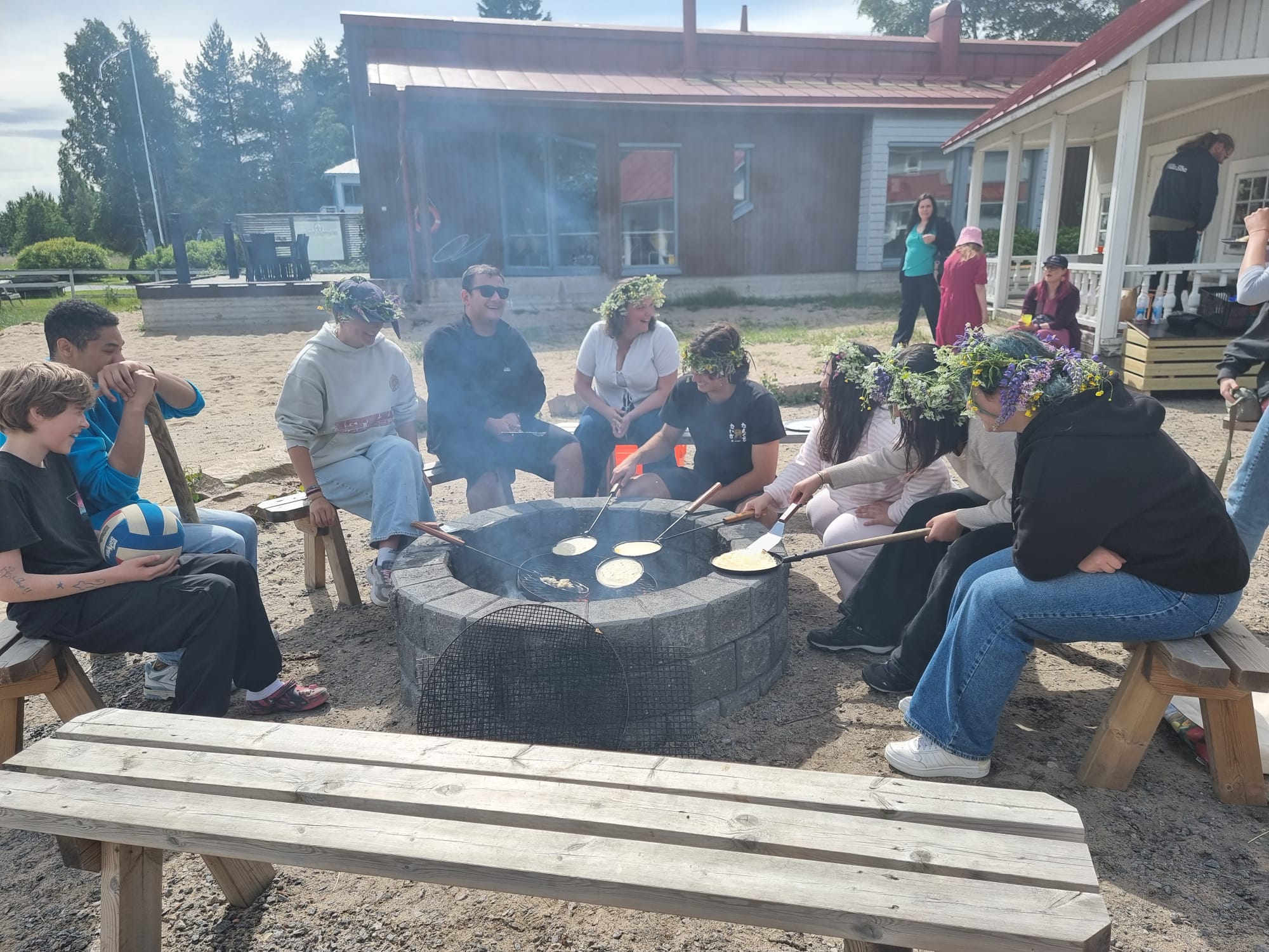 making pancakes on the fire