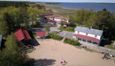 Vanha Villa ja ranta