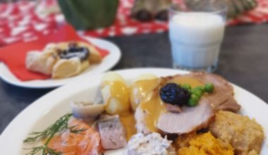 lautasellinen jouluruokaa